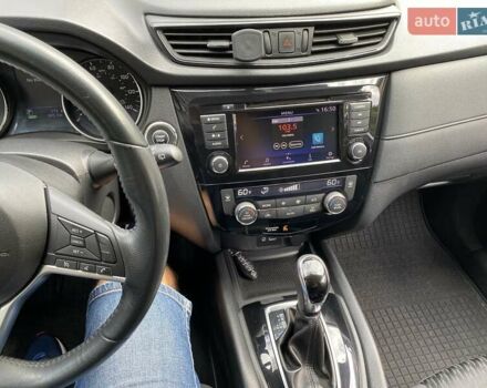 Серый Ниссан Rogue, объемом двигателя 2.5 л и пробегом 116 тыс. км за 16300 $, фото 2 на Automoto.ua