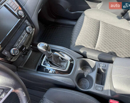 Серый Ниссан Rogue, объемом двигателя 2.49 л и пробегом 110 тыс. км за 17000 $, фото 7 на Automoto.ua