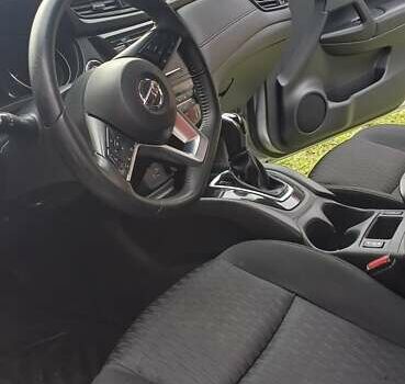 Сірий Ніссан Rogue, об'ємом двигуна 2.49 л та пробігом 185 тис. км за 16500 $, фото 4 на Automoto.ua