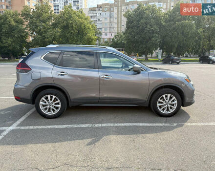 Серый Ниссан Rogue, объемом двигателя 2.49 л и пробегом 110 тыс. км за 17000 $, фото 5 на Automoto.ua
