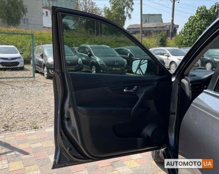 Серый Ниссан Rogue, объемом двигателя 2.5 л и пробегом 106 тыс. км за 14000 $, фото 11 на Automoto.ua