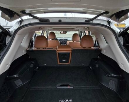 Серый Ниссан Rogue, объемом двигателя 2.49 л и пробегом 100 тыс. км за 17300 $, фото 6 на Automoto.ua