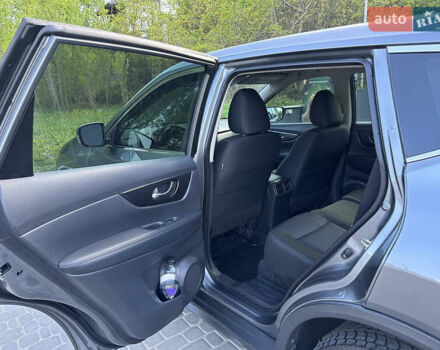 Серый Ниссан Rogue, объемом двигателя 2.5 л и пробегом 107 тыс. км за 15200 $, фото 13 на Automoto.ua