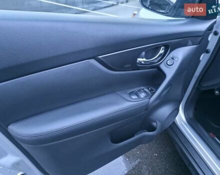 Серый Ниссан Rogue, объемом двигателя 2.49 л и пробегом 189 тыс. км за 13800 $, фото 21 на Automoto.ua