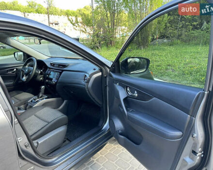 Серый Ниссан Rogue, объемом двигателя 2.5 л и пробегом 107 тыс. км за 15200 $, фото 15 на Automoto.ua