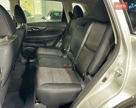 Серый Ниссан Rogue, объемом двигателя 2.5 л и пробегом 125 тыс. км за 15499 $, фото 15 на Automoto.ua