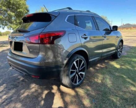 Сірий Ніссан Rogue, об'ємом двигуна 2 л та пробігом 88 тис. км за 2018 $, фото 4 на Automoto.ua