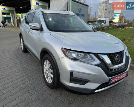 Ниссан Rogue 2019 в Киеве на Automoto.ua Серый Ниссан Rogue, объемом двигателя 2.5 л и пробегом 135 тыс. км за 14999 $, фото 3 на Automoto.ua