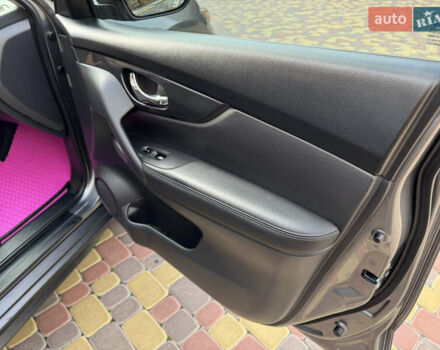 Сірий Ніссан Rogue, об'ємом двигуна 2.49 л та пробігом 61 тис. км за 17000 $, фото 27 на Automoto.ua