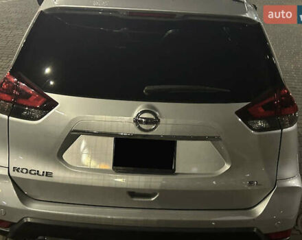 Серый Ниссан Rogue, объемом двигателя 2.49 л и пробегом 55 тыс. км за 15700 $, фото 33 на Automoto.ua
