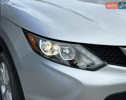 Ниссан Rogue 2019 в Львове на Automoto.ua Серый Ниссан Rogue, объемом двигателя 2 л и пробегом 75 тыс. км за 15200 $, фото 10 на Automoto.ua