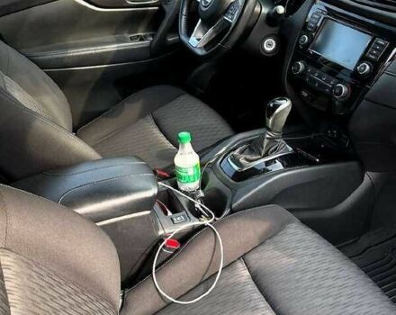 Серый Ниссан Rogue, объемом двигателя 2.5 л и пробегом 155 тыс. км за 10000 $, фото 6 на Automoto.ua