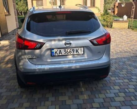 Серый Ниссан Rogue, объемом двигателя 2 л и пробегом 75 тыс. км за 15850 $, фото 3 на Automoto.ua