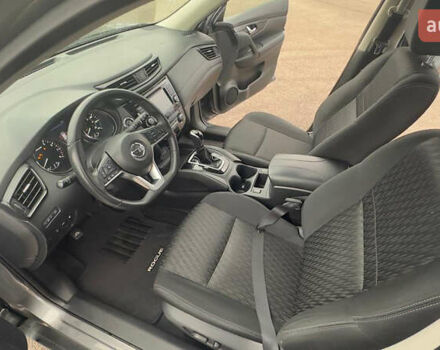 Серый Ниссан Rogue, объемом двигателя 2.49 л и пробегом 151 тыс. км за 15500 $, фото 9 на Automoto.ua