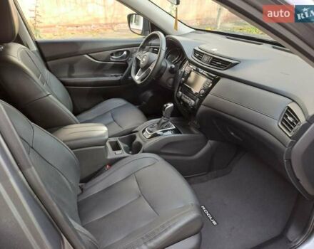 Серый Ниссан Rogue, объемом двигателя 2.5 л и пробегом 274 тыс. км за 14800 $, фото 9 на Automoto.ua