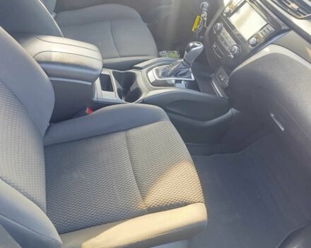 Серый Ниссан Rogue, объемом двигателя 2 л и пробегом 75 тыс. км за 14900 $, фото 4 на Automoto.ua