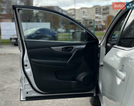 Ниссан Rogue 2019 в Львове на Automoto.ua Серый Ниссан Rogue, объемом двигателя 2 л и пробегом 75 тыс. км за 15200 $, фото 29 на Automoto.ua