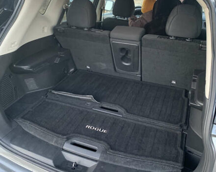 Серый Ниссан Rogue, объемом двигателя 2.49 л и пробегом 112 тыс. км за 18000 $, фото 5 на Automoto.ua