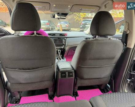 Сірий Ніссан Rogue, об'ємом двигуна 2.49 л та пробігом 61 тис. км за 17000 $, фото 23 на Automoto.ua