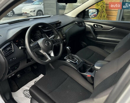 Ниссан Rogue 2019 в Львове на Automoto.ua Серый Ниссан Rogue, объемом двигателя 2 л и пробегом 75 тыс. км за 15200 $, фото 35 на Automoto.ua