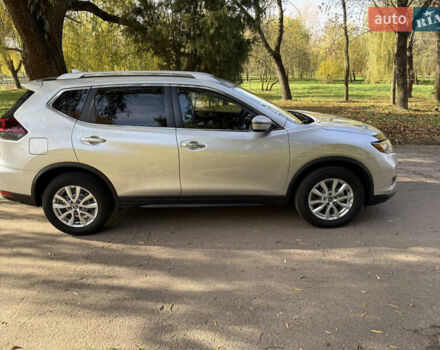 Серый Ниссан Rogue, объемом двигателя 2.49 л и пробегом 148 тыс. км за 14900 $, фото 7 на Automoto.ua