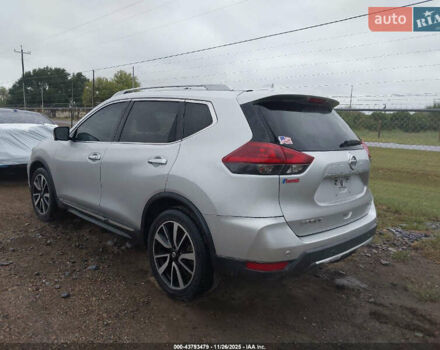 Серый Ниссан Rogue, объемом двигателя 2.49 л и пробегом 155 тыс. км за 2700 $, фото 2 на Automoto.ua