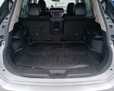 Серый Ниссан Rogue, объемом двигателя 2.49 л и пробегом 102 тыс. км за 16800 $, фото 8 на Automoto.ua