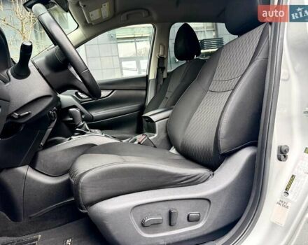 Сірий Ніссан Rogue, об'ємом двигуна 2.49 л та пробігом 117 тис. км за 14777 $, фото 10 на Automoto.ua