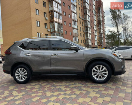Сірий Ніссан Rogue, об'ємом двигуна 2.49 л та пробігом 61 тис. км за 17000 $, фото 3 на Automoto.ua
