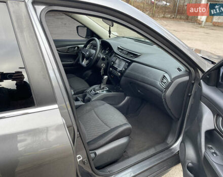 Сірий Ніссан Rogue, об'ємом двигуна 2.5 л та пробігом 140 тис. км за 11700 $, фото 18 на Automoto.ua