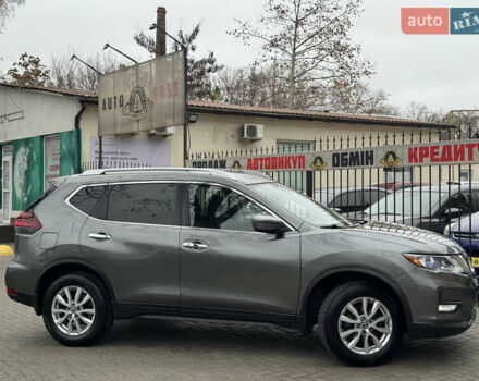 Серый Ниссан Rogue, объемом двигателя 2.49 л и пробегом 85 тыс. км за 15999 $, фото 2 на Automoto.ua
