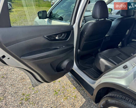 Сірий Ніссан Rogue, об'ємом двигуна 2.49 л та пробігом 115 тис. км за 16500 $, фото 16 на Automoto.ua