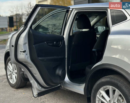 Ниссан Rogue 2019 в Львове на Automoto.ua Серый Ниссан Rogue, объемом двигателя 2 л и пробегом 75 тыс. км за 15200 $, фото 52 на Automoto.ua