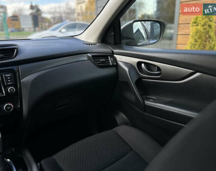 Ниссан Rogue 2019 в Львове на Automoto.ua Серый Ниссан Rogue, объемом двигателя 2 л и пробегом 75 тыс. км за 15200 $, фото 51 на Automoto.ua