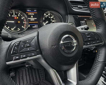 Серый Ниссан Rogue, объемом двигателя 2.5 л и пробегом 165 тыс. км за 16300 $, фото 10 на Automoto.ua