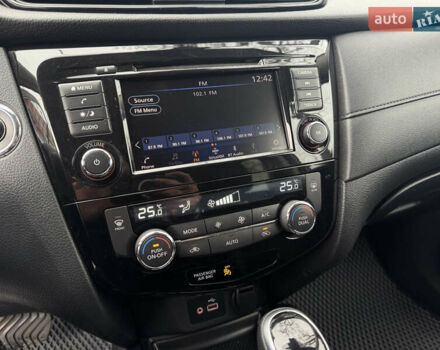 Серый Ниссан Rogue, объемом двигателя 2.49 л и пробегом 85 тыс. км за 15999 $, фото 19 на Automoto.ua