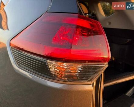 Серый Ниссан Rogue, объемом двигателя 2.49 л и пробегом 93 тыс. км за 19700 $, фото 15 на Automoto.ua