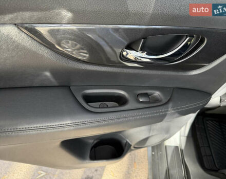 Серый Ниссан Rogue, объемом двигателя 2.49 л и пробегом 148 тыс. км за 14900 $, фото 32 на Automoto.ua