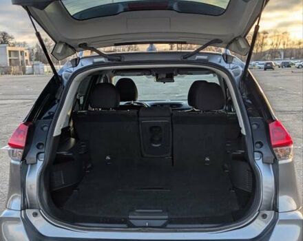 Сірий Ніссан Rogue, об'ємом двигуна 2.49 л та пробігом 90 тис. км за 16700 $, фото 10 на Automoto.ua