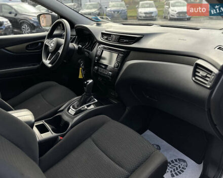 Ниссан Rogue 2019 в Львове на Automoto.ua Серый Ниссан Rogue, объемом двигателя 2 л и пробегом 75 тыс. км за 15200 $, фото 36 на Automoto.ua
