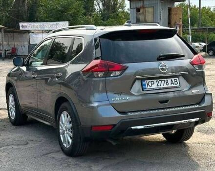 Серый Ниссан Rogue, объемом двигателя 2.5 л и пробегом 155 тыс. км за 10000 $, фото 5 на Automoto.ua