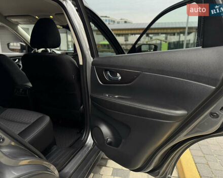 Сірий Ніссан Rogue, об'ємом двигуна 2.5 л та пробігом 115 тис. км за 16900 $, фото 32 на Automoto.ua