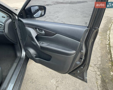 Сірий Ніссан Rogue, об'ємом двигуна 2.5 л та пробігом 140 тис. км за 11700 $, фото 19 на Automoto.ua