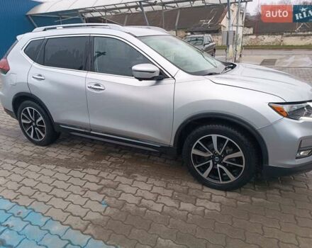 Серый Ниссан Rogue, объемом двигателя 2.49 л и пробегом 102 тыс. км за 16800 $, фото 2 на Automoto.ua