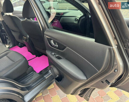 Сірий Ніссан Rogue, об'ємом двигуна 2.49 л та пробігом 61 тис. км за 17000 $, фото 30 на Automoto.ua