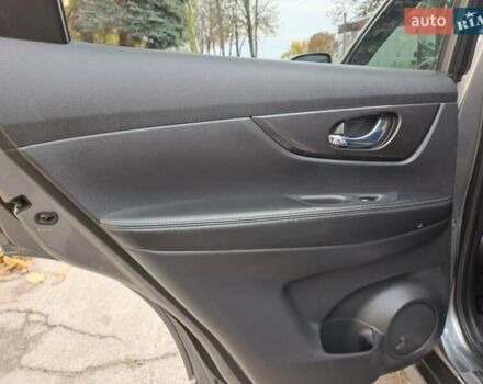 Серый Ниссан Rogue, объемом двигателя 2.5 л и пробегом 274 тыс. км за 14800 $, фото 3 на Automoto.ua