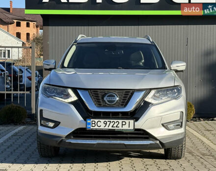 Серый Ниссан Rogue, объемом двигателя 2.49 л и пробегом 180 тыс. км за 15500 $, фото 2 на Automoto.ua