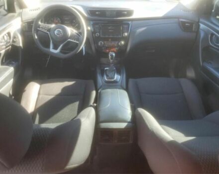 Сірий Ніссан Rogue, об'ємом двигуна 2 л та пробігом 105 тис. км за 15500 $, фото 5 на Automoto.ua