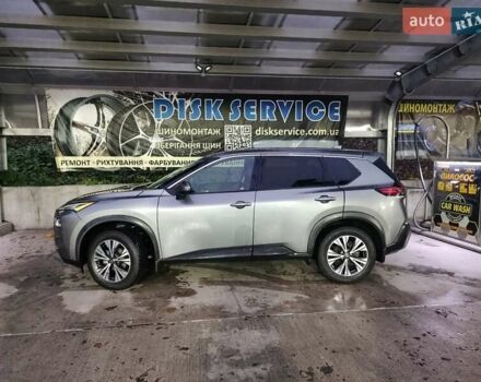 Серый Ниссан Rogue, объемом двигателя 2.49 л и пробегом 104 тыс. км за 21900 $, фото 1 на Automoto.ua