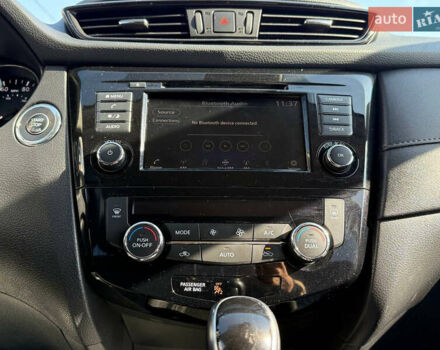 Серый Ниссан Rogue, объемом двигателя 2.49 л и пробегом 220 тыс. км за 14900 $, фото 15 на Automoto.ua